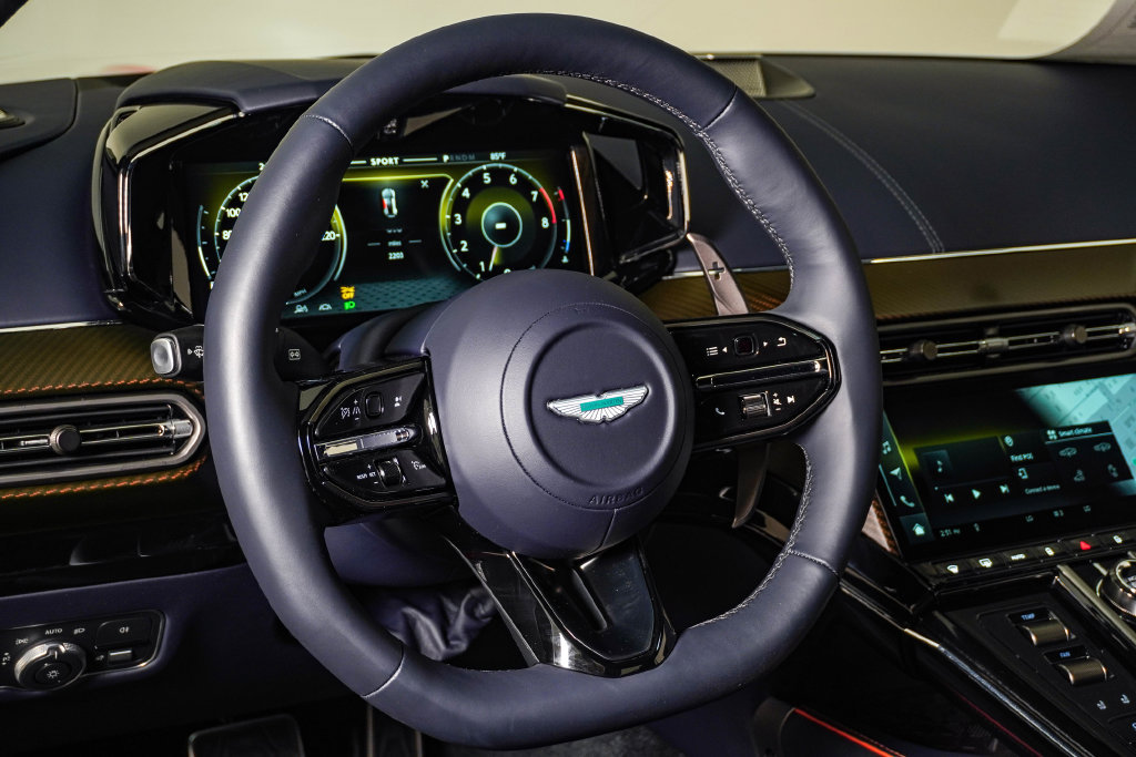 Used 2026 Aston Martin V8 Vantage Roadster RWD image 24