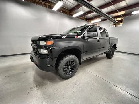 Certified 2020 Chevrolet Silverado 1500 Custom Trail Boss w/ Custom Convenience Package AWD/4WD image 1