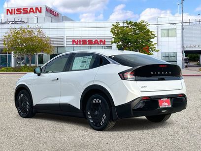 New 2026 Nissan Leaf w/ Illuminated Package
