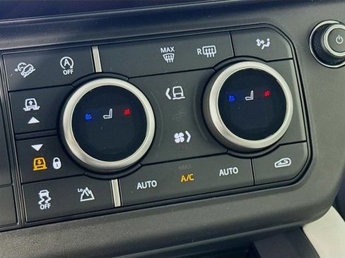 New 2026 Land Rover Defender 110 X-Dynamic SE image 23