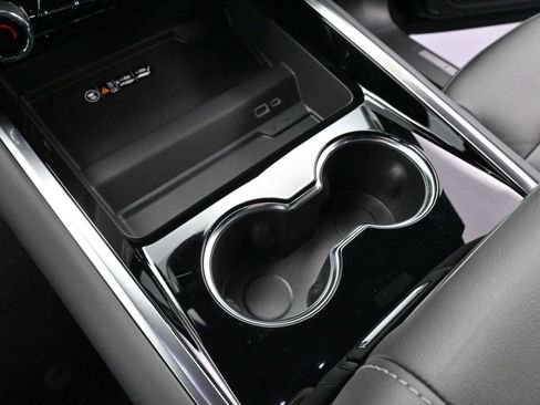 Used 2025 Chevrolet Tahoe Z71 w/ Z71 Off-Road Package image 29