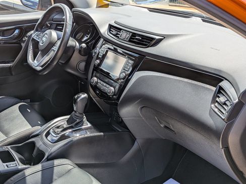 Certified 2017 Nissan Rogue Sport SL AWD/4WD image 34