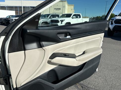 Used 2024 Nissan Altima 2.5 SV AWD/4WD image 19