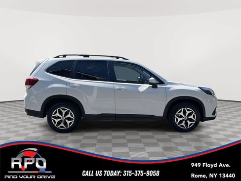 Used 2022 Subaru Forester Premium AWD/4WD image 7