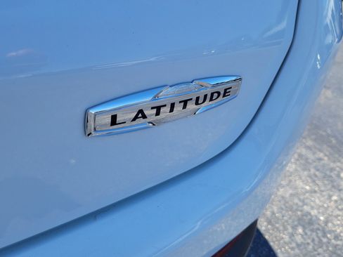 Used 2024 Jeep Compass Latitude AWD/4WD image 9