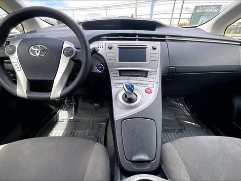 Used 2013 Toyota Prius Two FWD image 16