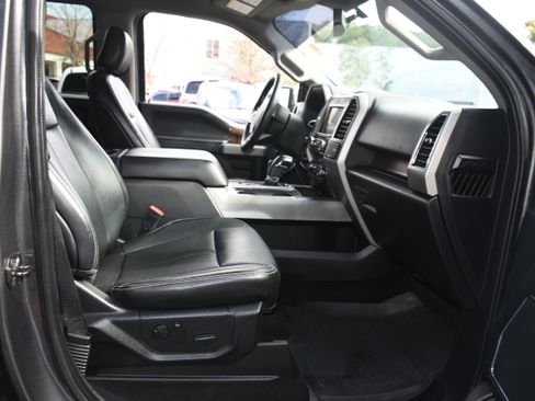 Used 2019 Ford F150 Lariat image 21