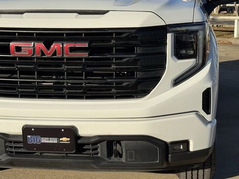 Used 2024 GMC Sierra 1500 Elevation image 10