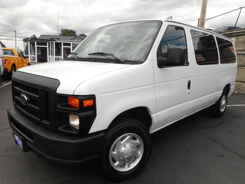 Used 2011 Ford E-150 and Econoline 150 Wagon w/ PWR Windows & Locks Group RWD image 3