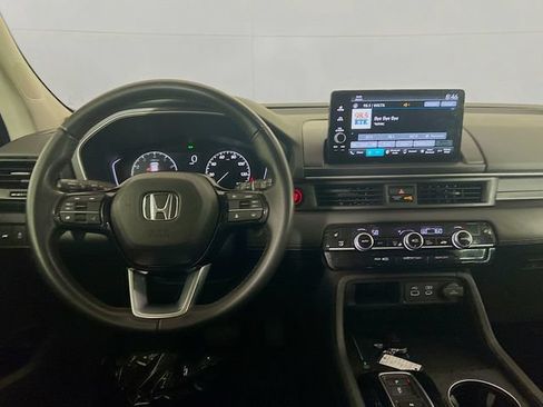Used 2025 Honda Pilot EX-L image 21