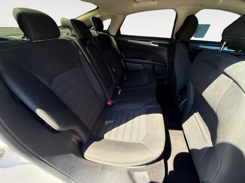 Used 2020 Ford Fusion SE FWD image 18