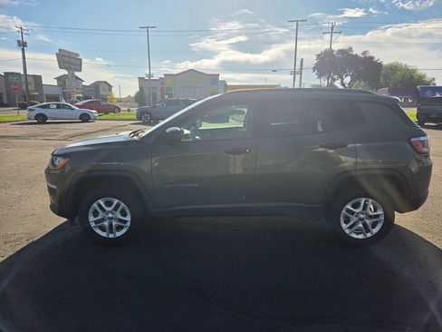 Used 2018 Jeep Compass Sport AWD/4WD image 5