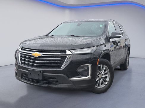 Used 2023 Chevrolet Traverse LT image 2