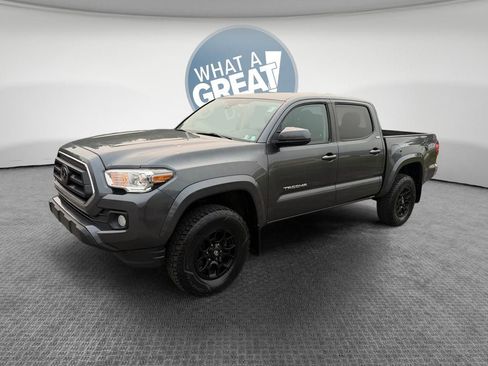 Used 2021 Toyota Tacoma SR5 AWD/4WD image 8