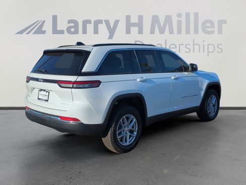 New 2025 Jeep Grand Cherokee Laredo X image 5