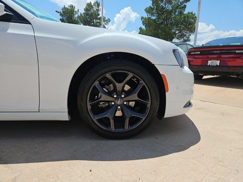 Used 2023 Chrysler 300 S RWD image 9