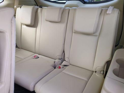 Used 2016 Toyota Highlander XLE AWD/4WD image 32