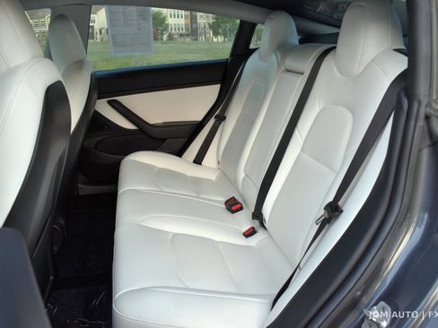 Used 2019 Tesla Model 3 Standard Range Plus image 14