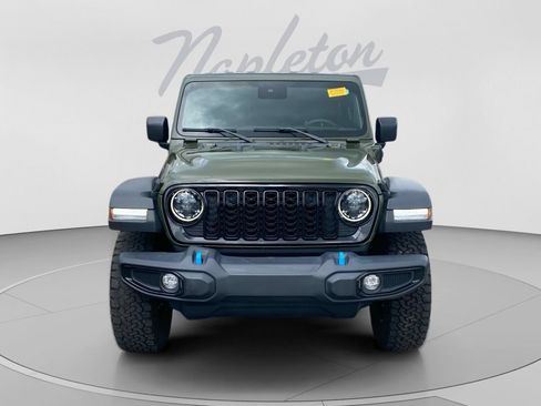 Used 2024 Jeep Wrangler Unlimited AWD/4WD image 2