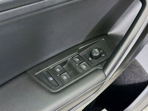 Used 2022 Volkswagen Tiguan S image 20