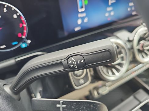 Certified 2025 Mercedes-Benz GLA 250 4MATIC image 26