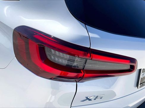 Used 2022 BMW X5 xDrive40i w/ Premium Package image 25