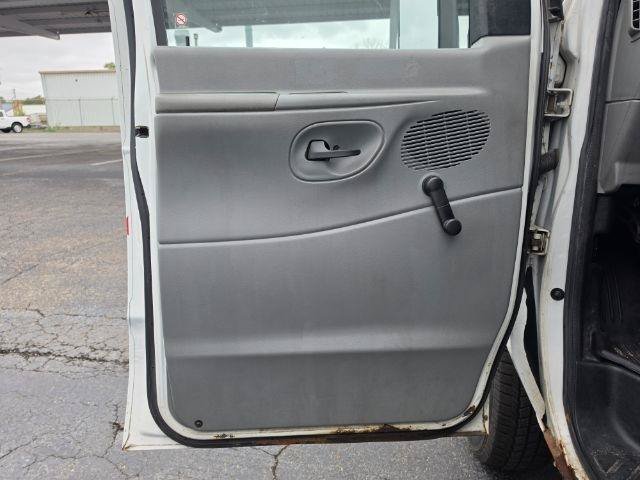 Used 2011 Ford E-450 and Econoline 450 Super Duty RWD image 18