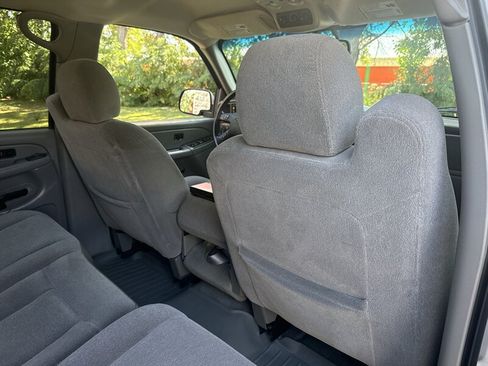 Used 2005 Chevrolet Tahoe LS AWD/4WD image 32