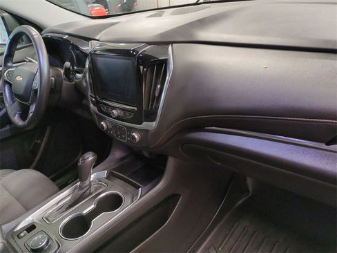 Used 2019 Chevrolet Traverse LT image 38