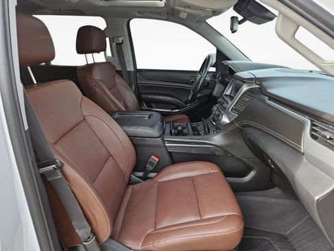 Used 2019 Chevrolet Suburban Premier w/ Premier Plus Edition image 35