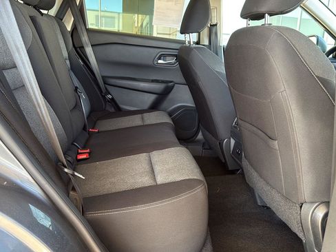 Used 2024 Nissan Rogue SV FWD image 40