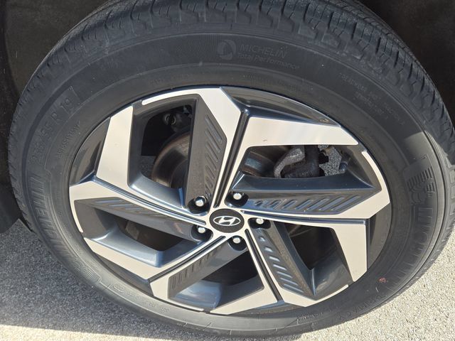 Certified 2023 Hyundai Tucson Limited AWD/4WD image 26