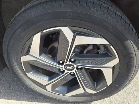 Certified 2023 Hyundai Tucson Limited AWD/4WD image 26