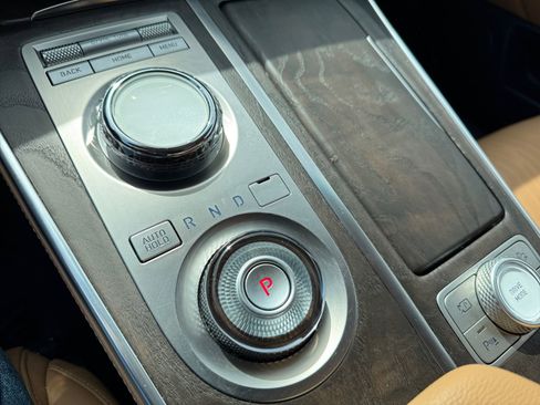 Used 2024 Genesis GV80 2.5T w/ Advanced Package AWD/4WD image 18