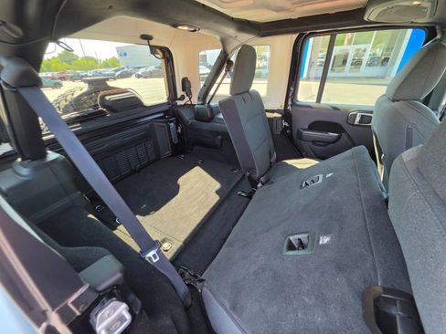 Used 2025 Jeep Wrangler Unlimited Sport AWD/4WD image 20