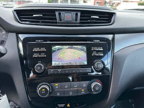 Used 2018 Nissan Rogue Sport S FWD image 43