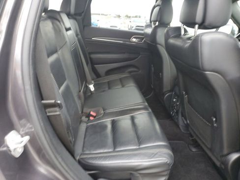 Used 2017 Jeep Grand Cherokee Limited image 28