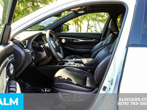Used 2025 INFINITI QX50 Sport AWD/4WD image 16