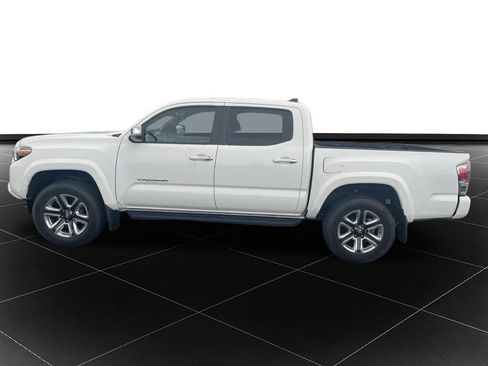 Used 2018 Toyota Tacoma Limited AWD/4WD image 2