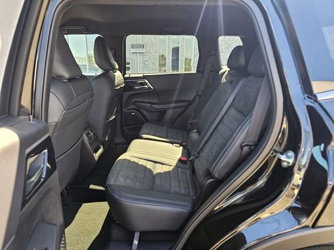 New 2026 Mitsubishi Outlander LE AWD/4WD image 13