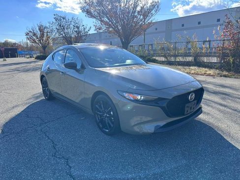 Used 2024 MAZDA MAZDA3 s image 13