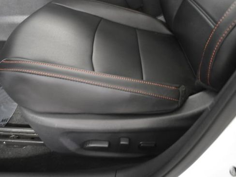 Used 2025 Nissan Sentra SR w/ SR Premium Package FWD image 13