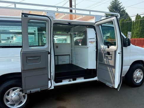 Used 2011 Ford E-350 and Econoline 350 XL w/ Interior Upgrade Pkg RWD image 10