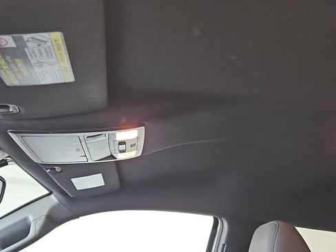 Used 2018 Toyota Tacoma TRD Sport image 29