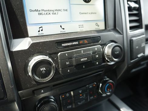 Used 2018 Ford F150 XLT w/ Equipment Group 302A Luxury AWD/4WD image 17