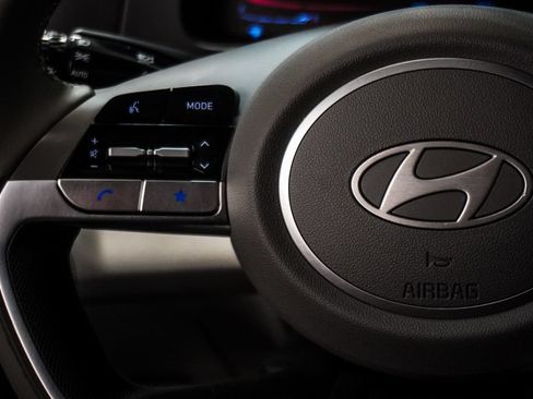 Used 2025 Hyundai Elantra Sport FWD image 14