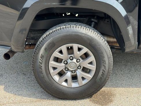 Used 2016 Toyota Tacoma SR5 w/ SR5 Appearance Package (SN) AWD/4WD image 7