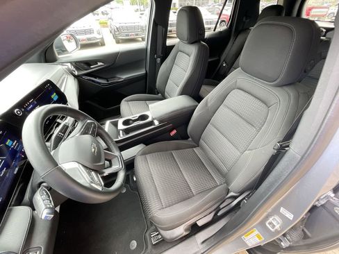 Used 2025 Chevrolet Equinox LT w/ Safety and Technology Package FWD image 19