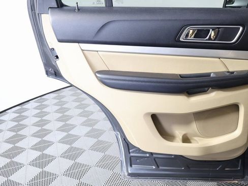 Used 2017 Ford Explorer XLT w/ Equipment Group 202A image 13