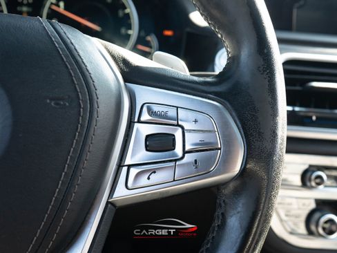 Used 2016 BMW 750i w/ M Sport Package image 25